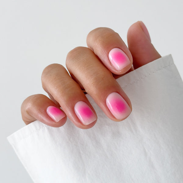 Ongles dégradé de couleurs : idées, techniques et inspirations tendance
