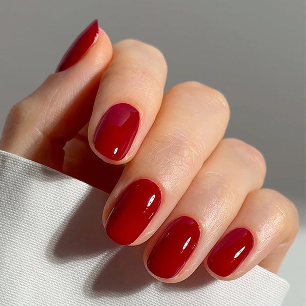 Gel ou semi-permanent : quelle différence et quelle manucure choisir ?